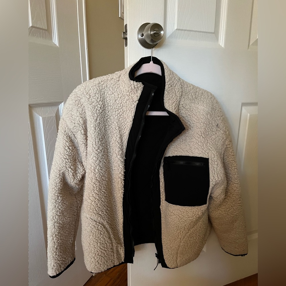 Woman’s Z Supply reversible fleece jacket